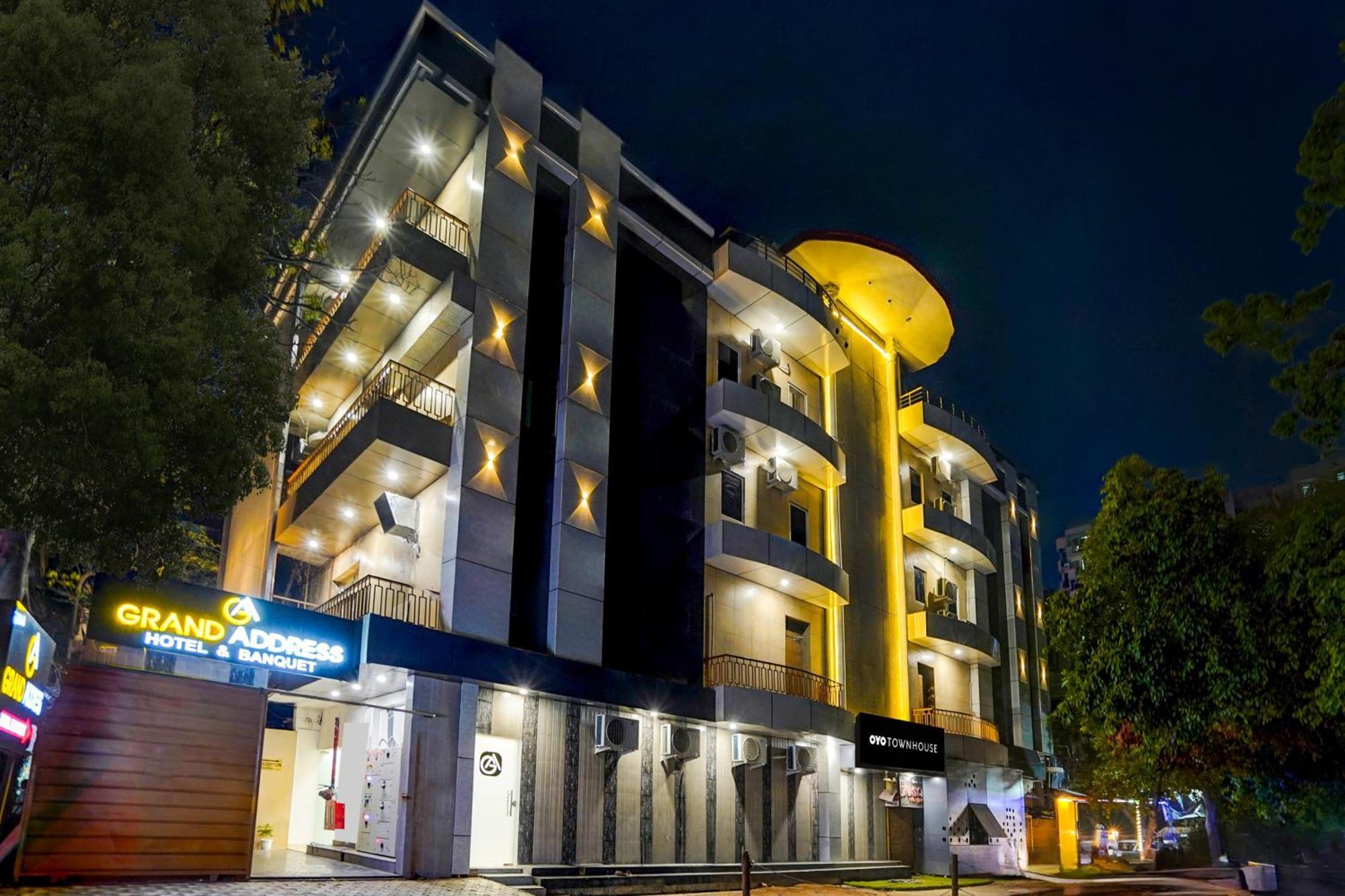 Townhouse Grand Address Hotel And Banquet Газиабад Экстерьер фото