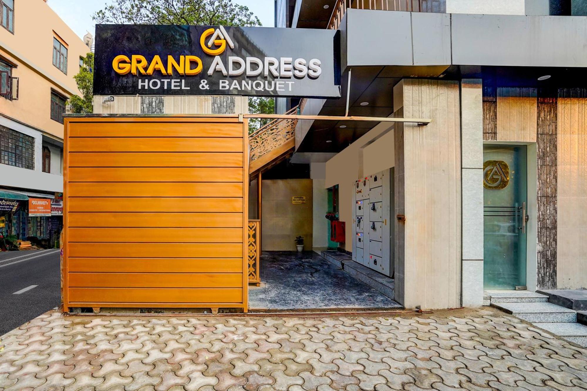 Townhouse Grand Address Hotel And Banquet Газиабад Экстерьер фото