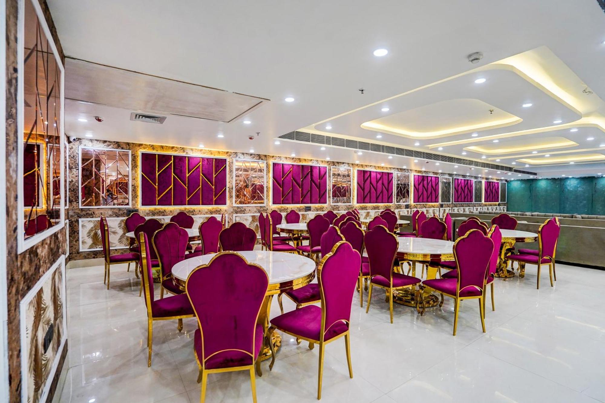 Townhouse Grand Address Hotel And Banquet Газиабад Экстерьер фото